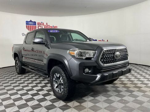 Used 2019 Toyota Tacoma TRD Off-Road w/ Exterior Package AWD/4WD image 1