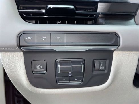 Used 2023 Cadillac Escalade Premium Luxury Platinum w/ LPO, Floor Liner Package image 34