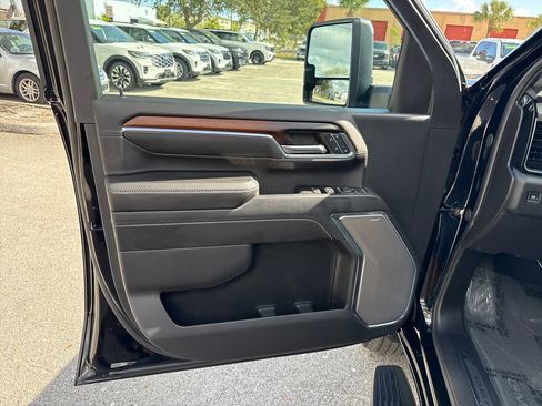 Used 2024 GMC Sierra 2500 Denali w/ Denali Reserve Package image 14