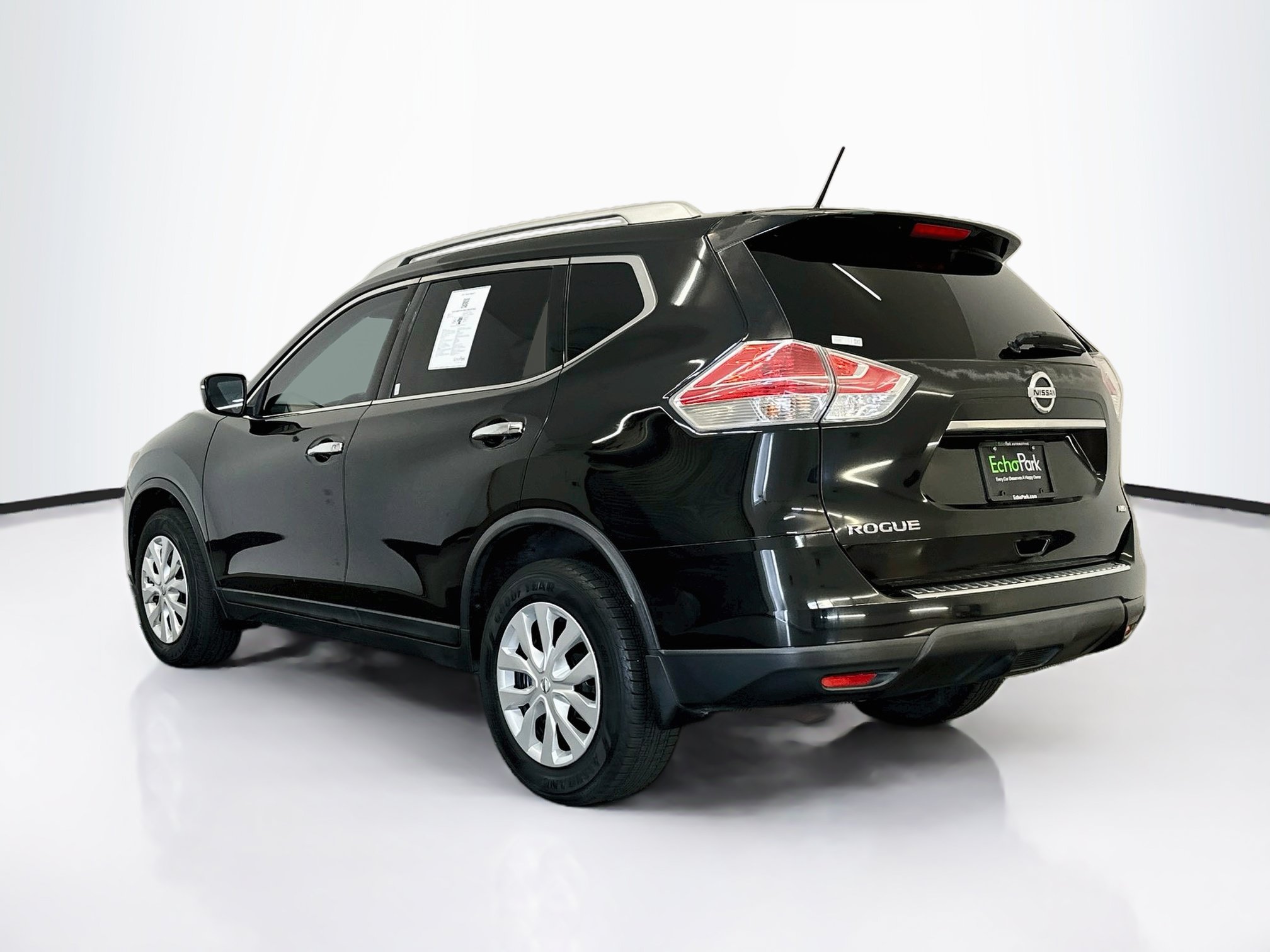 Used 2016 Nissan Rogue S w/ Appearance Package AWD/4WD image 5