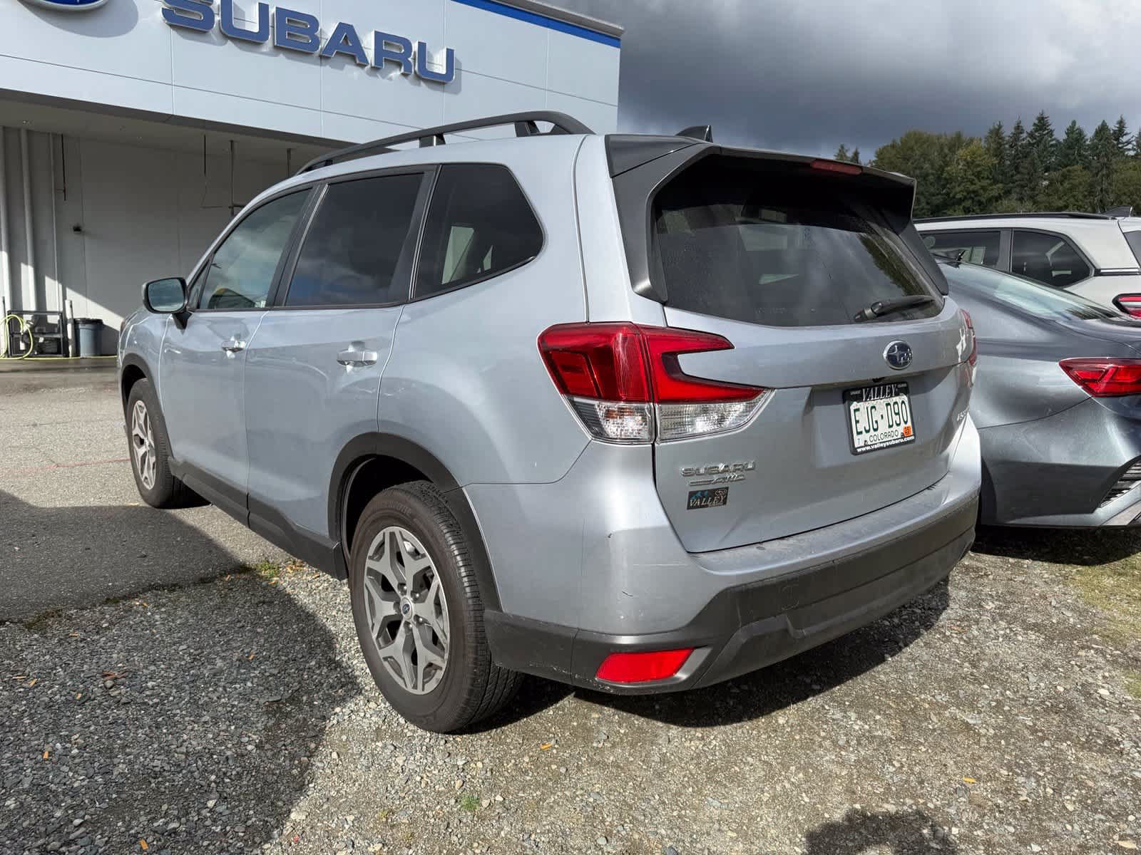Used 2024 Subaru Forester Premium AWD/4WD image 2