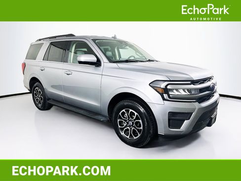 Used 2024 Ford Expedition XLT image 1