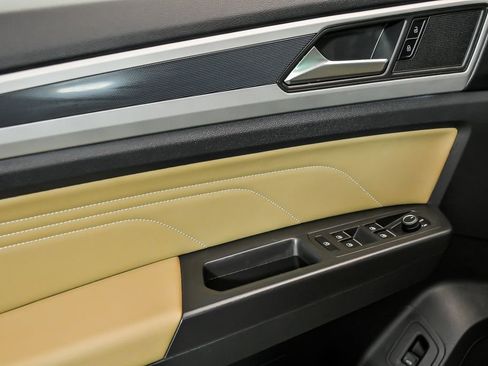 Used 2023 Volkswagen Atlas Cross Sport SEL R-Line image 10