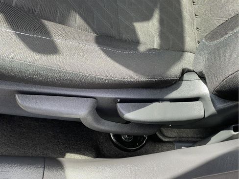 Used 2024 Nissan Kicks SV FWD image 22