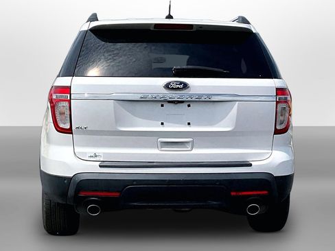 Used 2011 Ford Explorer XLT w/ 202A Rapid Spec Order Code FWD image 4