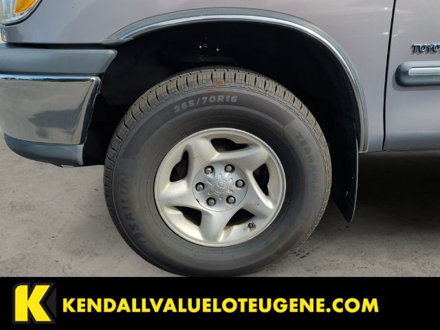 Used 2001 Toyota Tundra SR5 w/ Convenience Pkg RWD image 9