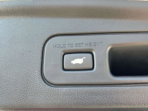 Used 2023 Acura MDX A-Spec image 9