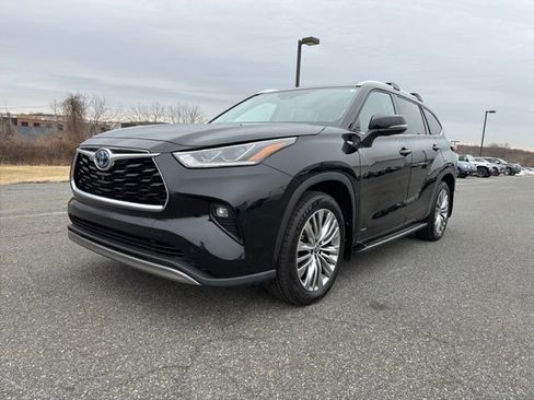 Used 2022 Toyota Highlander Platinum image 4