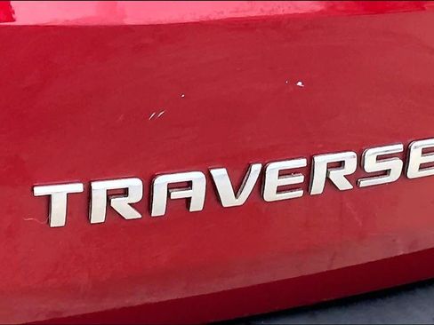 Used 2020 Chevrolet Traverse LT image 33