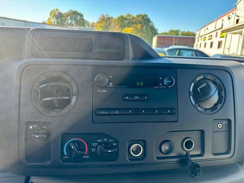 Used 2012 Ford E-250 and Econoline 250 Extended w/ PWR Group image 17