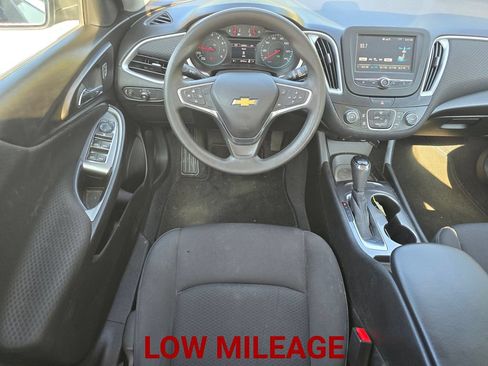 Used 2018 Chevrolet Malibu LS w/ LPO, Convenience Package 1 FWD image 17