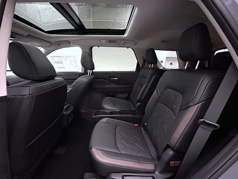 New 2026 Nissan Pathfinder Platinum AWD/4WD image 11