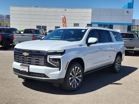 New 2026 Chevrolet Suburban High Country AWD/4WD image 2