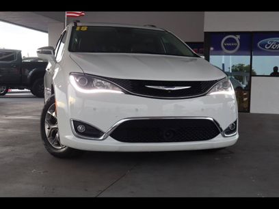 Used 2018 Chrysler Pacifica Limited w/ Advanced Safetytec Group