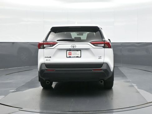 Used 2024 Toyota RAV4 LE AWD/4WD image 8