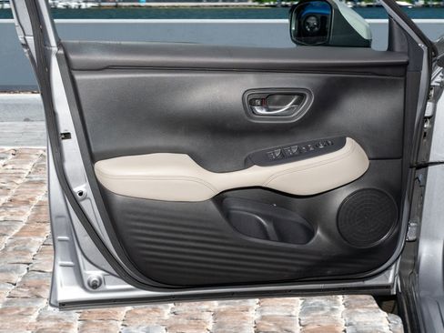 Certified 2023 Honda HR-V LX image 10