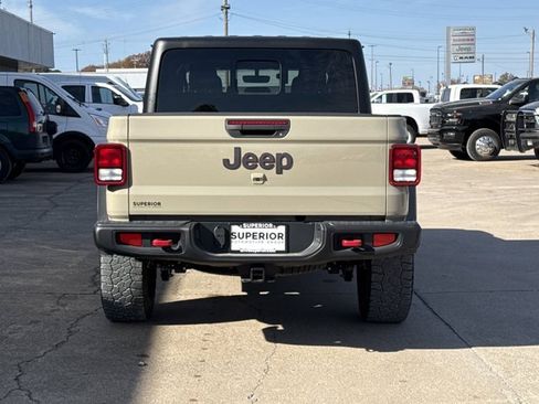 Used 2022 Jeep Gladiator Rubicon w/ Cold Weather Group image 4