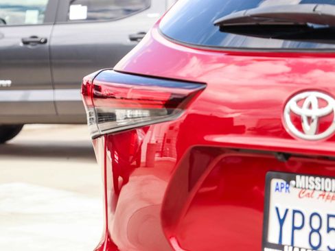 Certified 2024 Toyota Highlander XSE FWD image 11