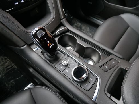 Certified 2022 Cadillac XT5 Luxury w/ LPO, Floor Liner Package image 21