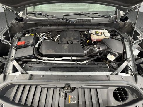 Used 2024 Chevrolet Silverado 1500 LT AWD/4WD image 8
