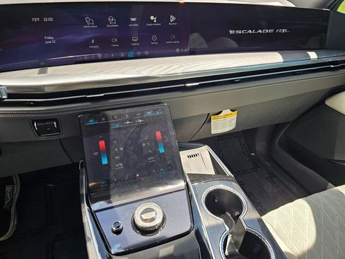 New 2026 Cadillac Escalade IQL Luxury AWD/4WD image 31