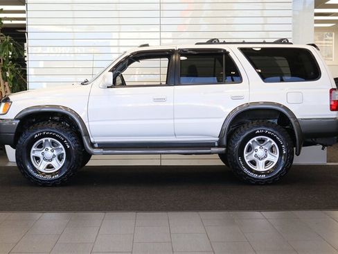 Used 1997 Toyota 4Runner SR5 w/ Sports Pkg AWD/4WD image 4