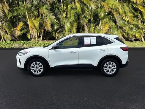 Used 2023 Ford Escape Active w/ Tech Pack #1 FWD image 3