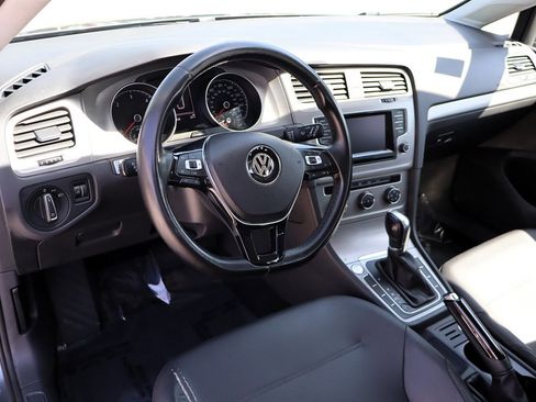 Used 2015 Volkswagen Golf TDI S FWD image 16