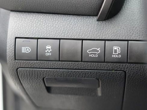 Used 2022 Toyota Camry XSE image 19