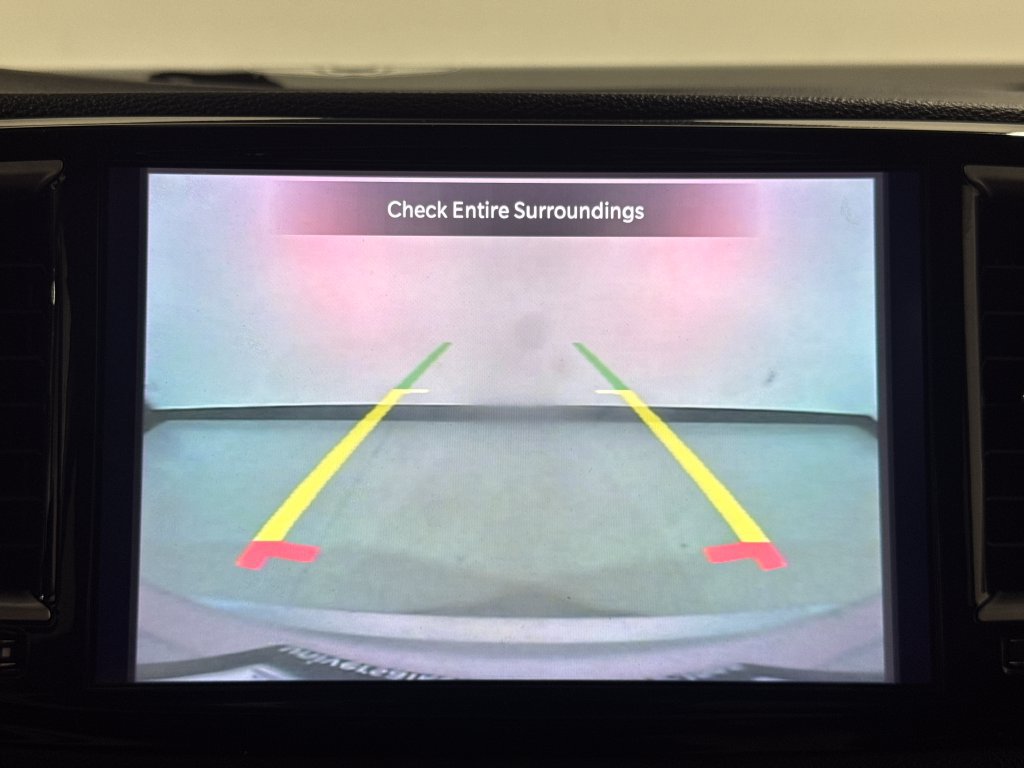 Used 2024 Chrysler Pacifica Limited FWD image 10