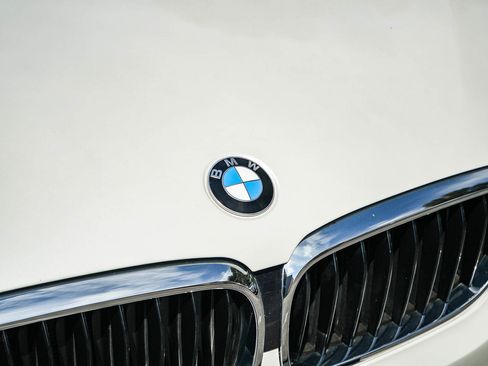 Used 2018 BMW 540i RWD image 9