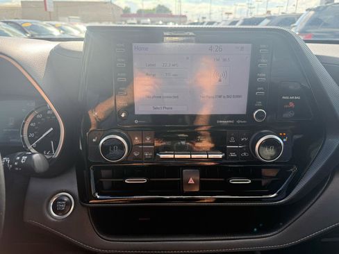 Used 2021 Toyota Highlander XSE FWD image 23