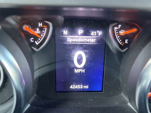 Used 2022 Jeep Gladiator Sport image 36