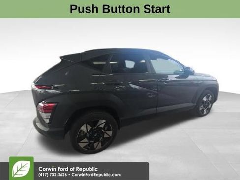 Used 2025 Hyundai Kona SEL image 9