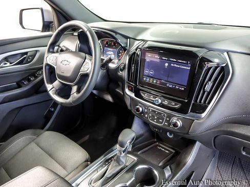 Used 2023 Chevrolet Traverse LT FWD image 26