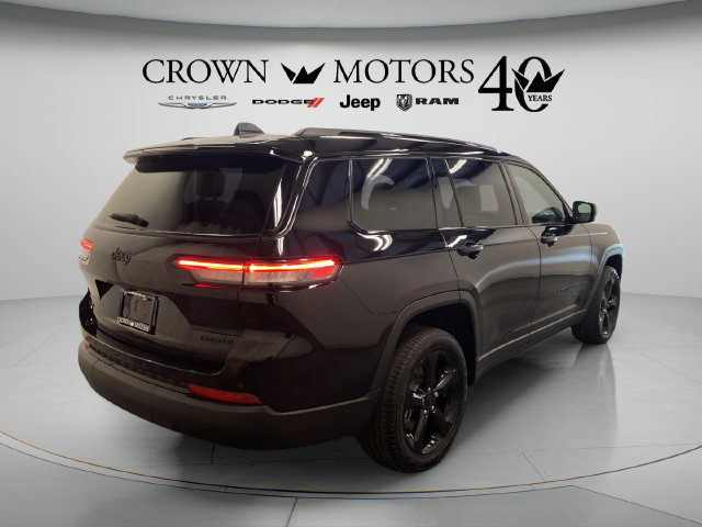 Used 2025 Jeep Grand Cherokee L Limited w/ Black Appearance Package AWD/4WD image 5