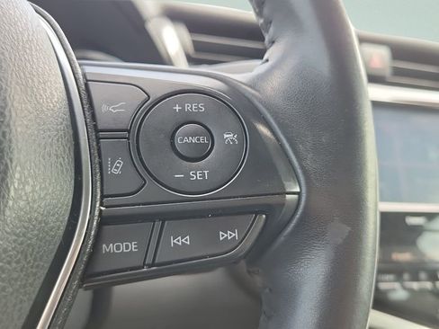 Used 2020 Toyota Camry SE image 26