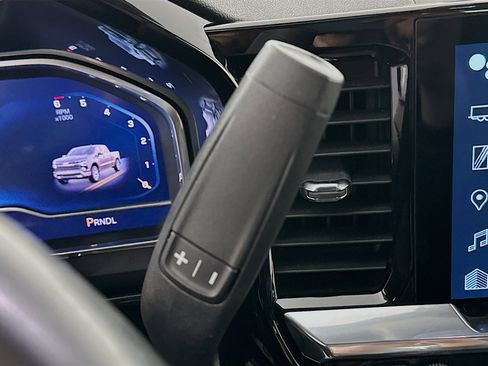 Used 2023 Chevrolet Silverado 1500 LT image 24