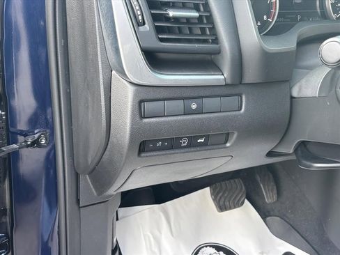 Used 2025 Nissan Rogue SV FWD image 8