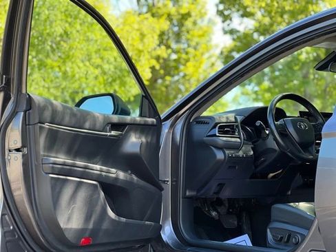 Used 2022 Toyota Camry SE FWD image 8