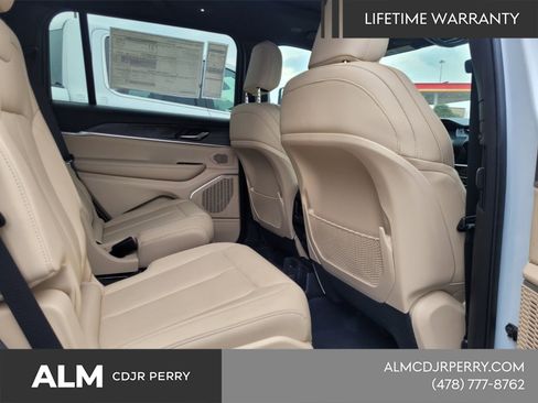 New 2025 Jeep Grand Cherokee L Limited image 16