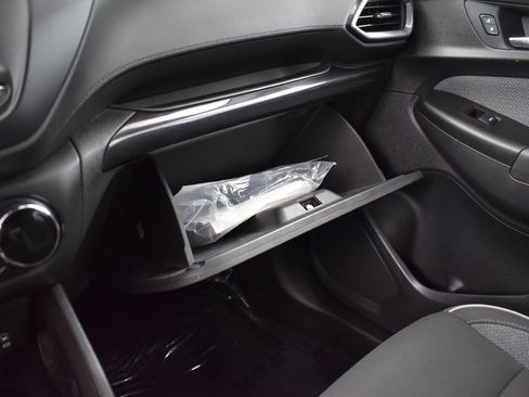 Used 2022 Chevrolet TrailBlazer LT w/ LPO, Blackout Package image 22