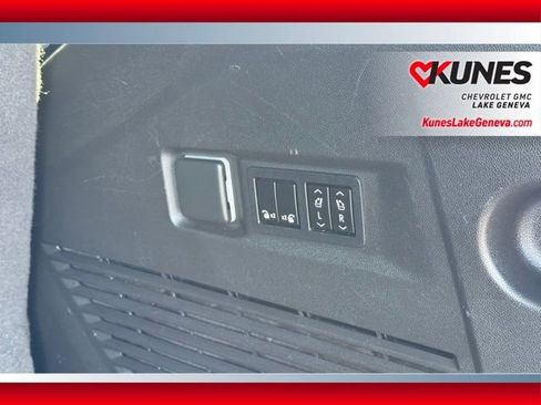 Used 2022 GMC Yukon AT4 AWD/4WD image 25