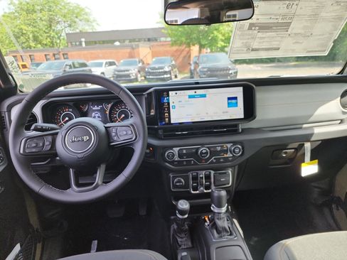 New 2025 Jeep Gladiator Sport image 34