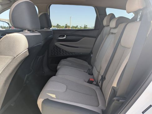 Used 2019 Hyundai Santa Fe SEL FWD image 16