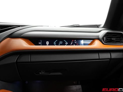 Used 2025 Lamborghini Revuelto AWD/4WD image 41
