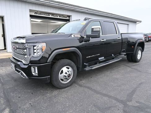 Used 2022 GMC Sierra 3500 Denali w/ Denali Ultimate Package AWD/4WD image 4