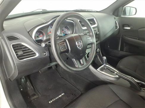 Used 2012 Dodge Avenger SE image 8