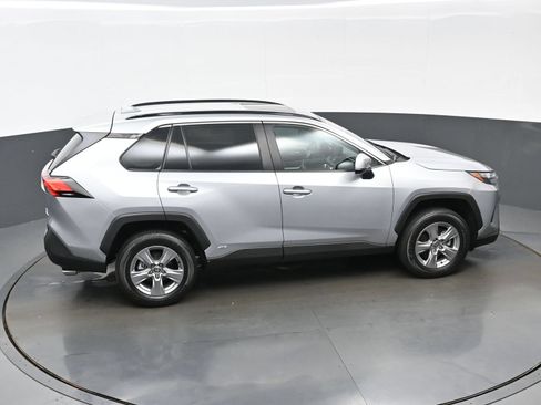 Used 2022 Toyota RAV4 XLE w/ Convenience Package AWD/4WD image 42