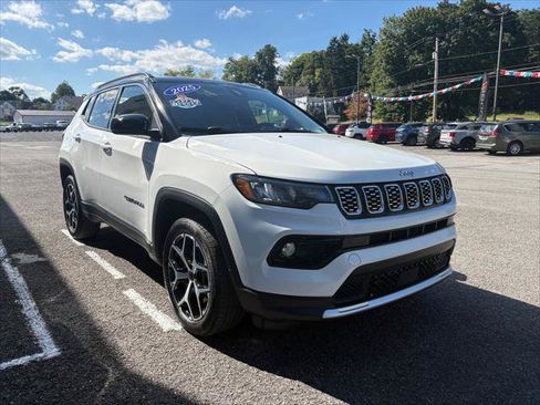 Certified 2025 Jeep Compass Limited AWD/4WD image 5